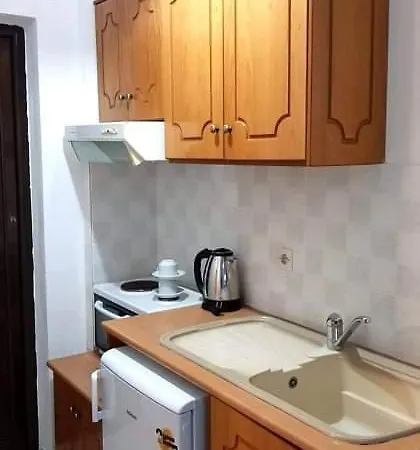 Ekaterini Apartment *